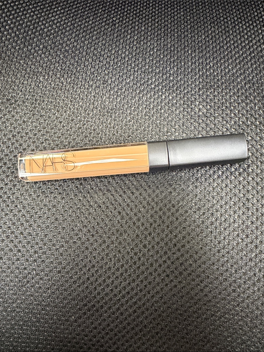NARS Liquid Concealer in Biscuit medium/deep 1